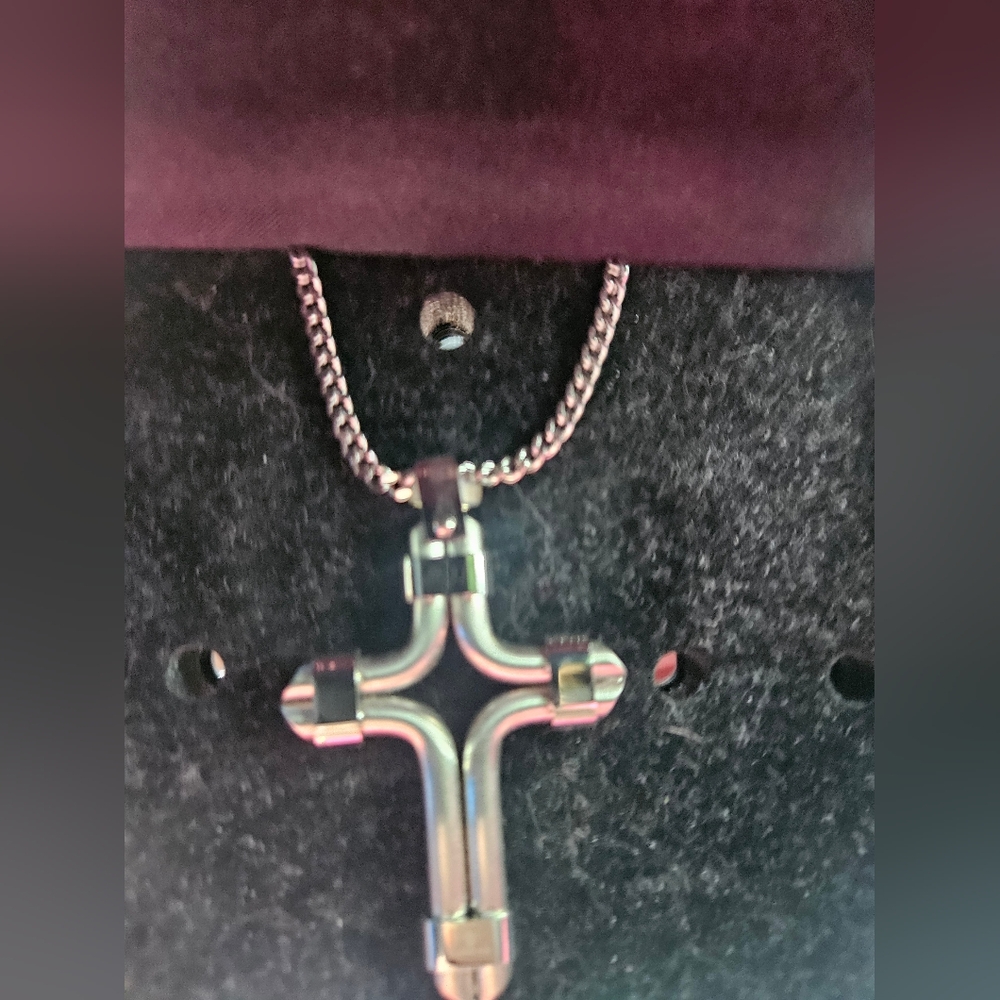 BlackJack Mens Silver Cross Pendant Necklace